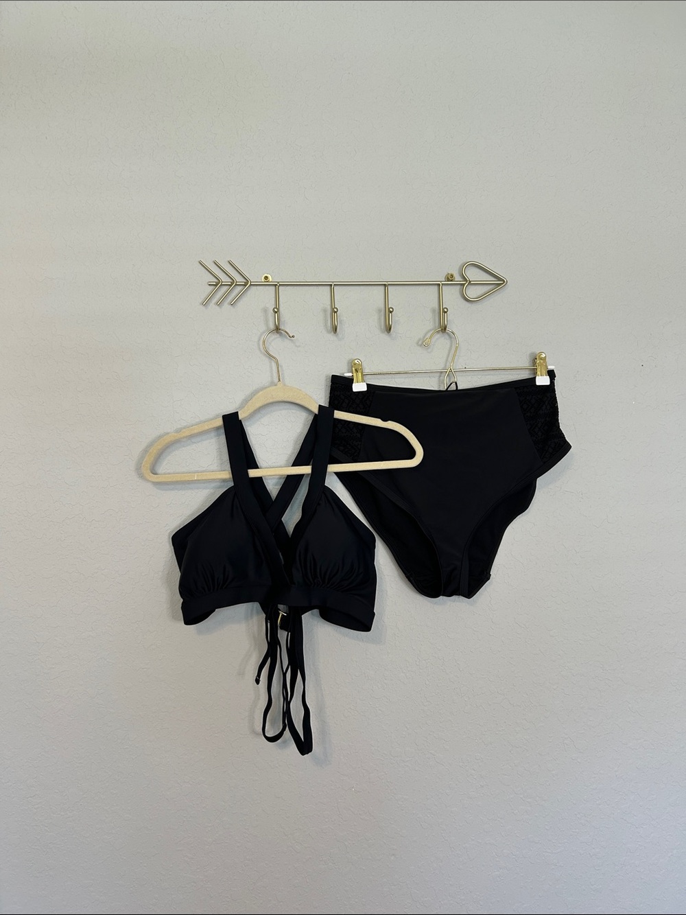 NYC Black Women’s Bikini Set - Crossback Top & High Waist Bottoms Large